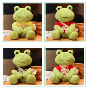 OEM/ODM Niedliche Kawaii Super <span class=keywords><strong>Soft</strong></span> <span class=keywords><strong>Toys</strong></span> Ftog mit kleinem Rucksack in Kleidung Benutzer definierte Tiers pielzeug für das Senden von Freunden Geschenke
