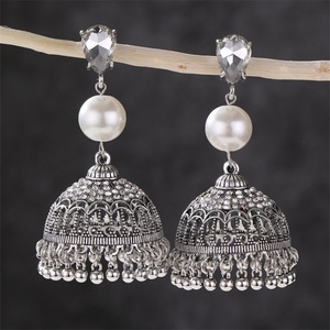 Pendientes Kamishiro para mujer, estilo étnico, con borlas, chapados en hierro, vintage, exagerados, elegantes, largos, con diseño de jaula de pájaro tallada - Product Image 3