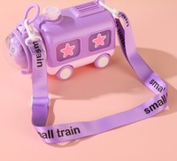 Bouteille d'eau promotionnelle en gros de 700 ml/24 oz en forme de locomotive pour enfants avec paille et couvercle, anti-fuite, en PP sans BPA, idéale pour un cadeau d'anniversaire