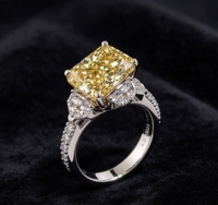Bague de fiançailles en or 10K 14K 18K avec trois diamants de laboratoire jaunes vifs fantaisie taille radiant de 5,02 carats, bijoux de mariée certifiés IGI