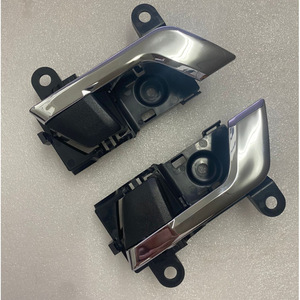 มือจับประตูด้านใน Toyota Reiz Highlander Crown รุ่น 69206-0E020 69206-0N010 สำหรับเปลี่ยนปี 2006-2017 - Product Image 1