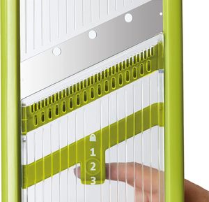 MIXWARES Coupe-légumes multifonctionnel avec poignée de précision pour aliments, <span class=keywords><strong>râpe</strong></span> à <span class=keywords><strong>carottes</strong></span> et pommes de terre pour la maison - Product Image 3