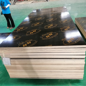 Tablero MDF de superficie lisa de madera contrachapada con película fenólica de 18mm de alta calidad, uso de muebles reutilizado 6-8 veces directo de fábrica vietnamita - Product Image 5