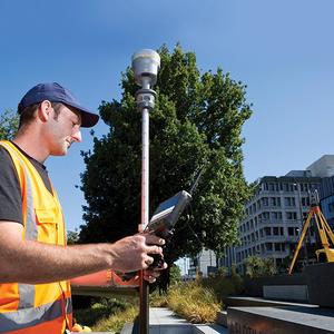 เครื่องมือสำรวจ Trimble R10 GNSS รุ่นใหม่ล่าสุด ความแม่นยำสูง ระบบ Differential GPS RTK รับประกัน 3 ปี จัดส่งฟรี ผลิตในจีน - Product Image 3