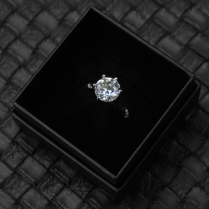 Bague de fiançailles et de mariage solitaire en moissanite taille ronde 3 carats D VVS1 réglable plaquée or 18 carats pour femme – Vente en gros - Product Image 3