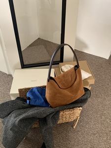 Bolso de Hombro Retro de Gamuza para Mujer, con una Sola Correa, Cierre de Cremallera y Cierre de Botón, a la Moda - Product Image 6