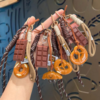 Porte-clés créatif vintage en acrylique en forme de bretzel, style Miu, avec breloque chocolat et cordon tressé, accessoire pendentif, vente en gros