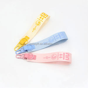 Dragonne courte rose tendance, personnalisable en couleur et taille, avec accroche-épingle, logo imprimé en soie en relief, pour téléphone et voiture - Product Image 4