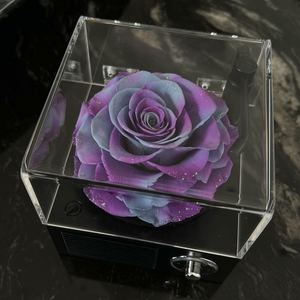 Tocadiscos Romántico con Rosas Eternas, Altavoz Bluetooth Mecánico Giratorio, Rosas Preservadas, Música Ecológica - Product Image 5