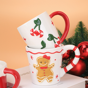 Juego de Tazas de Cerámica Navideñas Redeco Festive Novelty 3D con Diseño de <span class=keywords><strong>Hombre</strong></span> de Jengibre y Cereza, Asa de Bastón de Caramelo, Taza de Café para las Fiestas - Product Image 3