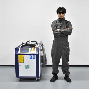 녹 제거 레이저 청소 기계 쉽게 오일 얼룩과 녹을 제거 매우 3000W 레이저 청소 금속 기계 - Product Image 6