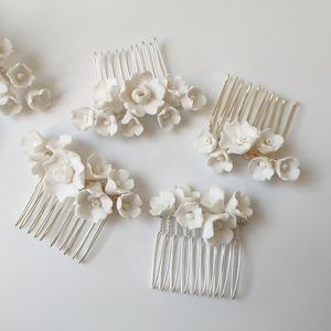 Conjunto de Peine de cerámica hecho a mano para el <span class=keywords><strong>pelo</strong></span> de flores, <span class=keywords><strong>accesorios</strong></span> de joyería para el cabello de fiesta de salón de <span class=keywords><strong>Boda</strong></span> nupcial para novias e invitados - Product Image 3