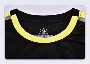 Maillot d'arbitre de football au design raffiné, personnalisable, respirant, ensemble uniforme d'arbitre de football pour hommes - Product Image 4
