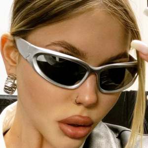 Gafas de Sol Deportivas Personalizadas con Logotipo 2025, Gafas de Ciclismo para Hombre, Estilo Y2K, UV400, Plateadas, Punk, para Mujer - Product Image 2