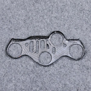 Cubierta Superior de Fibra de Carbono para la Triple Abrazadera de Yamaha YZF-R1 2020-2025 - Product Image 6