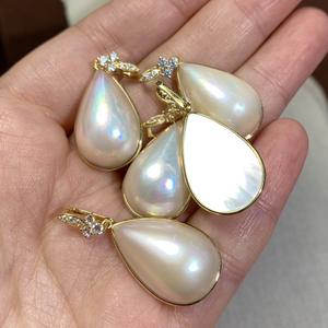 Colgante de Perla Mabei de la Isla Amami G18k, 15x24mm, Oro Grueso con Incrustaciones, Joyería Fina - Product Image 4