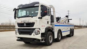 Camion de dépannage intégré HOWO 8x4 avec grue de remorquage de 60 tonnes pour le récupération de véhicules commerciaux - Product Image 5