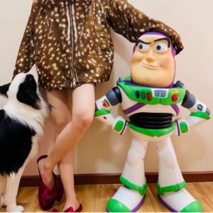Estatua de Resina Personalizada a Escala 1:1 de Buzz Lightyear y Woody de Toy Story, Escultura de Fibra de Vidrio para Tiendas y Parques Temáticos - Product Image 4