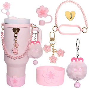 Kit d'accessoires pour gobelets <span class=keywords><strong>Stan</strong></span>, 7 pièces, comprenant : Kit combiné, Pompon à gros yeux, Couvercle de paille fleur 10mm, Base de gobelet en silicone, Porte-clés - Product Image 4