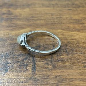 Bague en pierre de lune ovale pour femmes, anneau en argent Sterling 925 fait à la main, design fleur, vente en gros, inde - Product Image 6