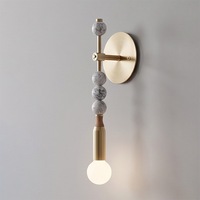 Applique murale en laiton avec perles de marbre, style rétro, pour éclairage intérieur d'hôtels et résidentiel, vente en gros d'usine, service personnalisé
