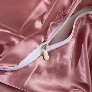 Set di Biancheria da Letto <span class=keywords><strong>in</strong></span> Raso di <span class=keywords><strong>Seta</strong></span> di Lusso, <span class=keywords><strong>Copripiumino</strong></span> e Lenzuola <span class=keywords><strong>in</strong></span> Tinta Unita, Set da 4 Pezzi - Product Image 5