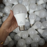 Ampoule Led A60 5w 7w 9w 12w 18w Lumière décorative 2835 aluminium revêtu de plastique E27 Base sans éclairage linéaire stroboscopique Dob