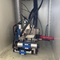 Presse hydraulique à quatre colonnes 200T à économie d'énergie, à bras unique, contrôlée par PLC, pour le cintrage, le poinçonnage et le redressage en atelier
