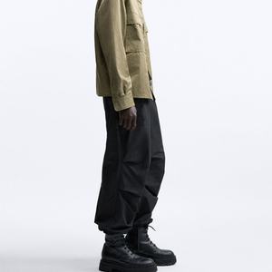 Pantalons parachute pour hommes à cordon de serrage, plissés aux genoux, personnalisés et de créateur, vente en gros - Product Image 3