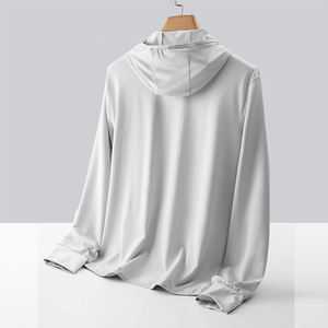 Vêtements d'été en toile de soie glacée anti-UV coupe-vent pour hommes, manteau léger respirant à séchage rapide, confortable et tendance pour l'extérieur - Product Image 3