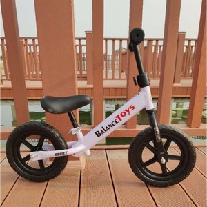 Balance Toys Bicicleta de equilibrio para niños de 12 pulgadas, sin pedal, con marco de aleación de aluminio, para niños de 4 a 6 años, color blanco - Product Image 1