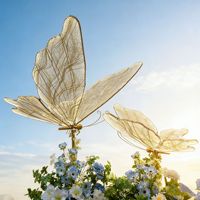 Nouveauté transfrontalière : Grandes lampes décoratives et lanternes lumineuses en forme de papillon, suspendues au plafond, pour la route, les mariages, les auditoriums et les scènes.