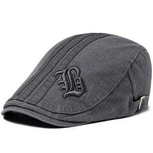 Berretto Classico Ricamato con Lettere, Elegante e Traspirante in Cotone Grigio, Cappelli Berretto Vintage per Uomo - Product Image 1