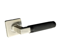 Poignée de porte à levier moleté en acier inoxydable 304 Smartoss, finition satinée/chromée, moderne, en forme de L, avec rosette, pour hôtels et appartements – Installation facile