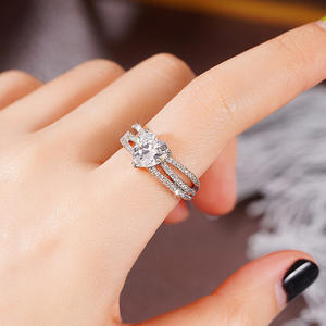 Q427 Anello di fidanzamento da donna con diamante taglio cuore in oro bianco, diamanti laterali naturali di colore G - Product Image 4