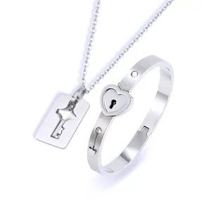 Couple Jewelry Set Gift 18K Gold Plated Stainless Steel Matching Couple Heart Lock Bracelet With Key Pendant Necklace