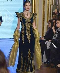 Magnifique soirée ATIYA LIBAS Lehenga Choli avec broderie lourde en acétate - Product Image 1