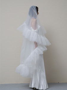 Voile de mariée bouffant double couche <span class=keywords><strong>mi</strong></span>-<span class=keywords><strong>long</strong></span> avec appliques et volants, bordure effet nuage, style forêt, pour séance photo, pour <span class=keywords><strong>femme</strong></span>, collection 'Note of love' - Product Image 2