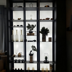 Estante de Exhibición de Metal Moderno Personalizado <span class=keywords><strong>ROYAL</strong></span> METAL, Panel Trasero Translúcido Luminoso, Mueble Bar para Vinos, Vitrina Decorativa - Product Image 4