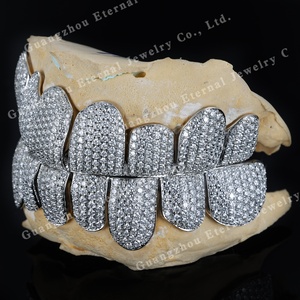 Set Grillz Personalizzato 10+10 in Argento Sterling 925 con Moissanite VVS, Micro Pave Completo per Denti Stile Hip Hop, per Uomini e Donne - Product Image 2