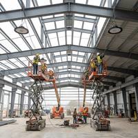 Bâtiment en structure métallique écologique pour entrepôt et centre commercial