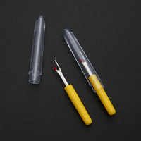 Haute qualité petite taille bricolage accessoires de couture dénudeur de fil dénudeur/outil de coupe pour point de croix carré en plastique