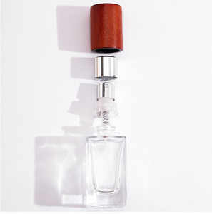 Flacon de <span class=keywords><strong>parfum</strong></span> carré en verre de haute qualité de 15 ml avec pulvérisateur et bouchon en bois, vide - Product Image 2