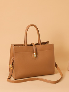 Sac fourre-tout grande capacité pour femme avec poignée supérieure, aspect cuir grainé, sac à bandoulière avec pendentif cadenas - Product Image 2