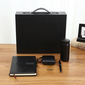 Set de Regalo Empresarial Charging Treasure - Libreta Gruesa con Diseño Simple para Eventos Corporativos - Product Image 1