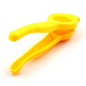 Plastic Lemon Juicer Manual Handheld Citrus Squeezer Kitchen Tool 2 Pieces Yellow Green - Product Image 3