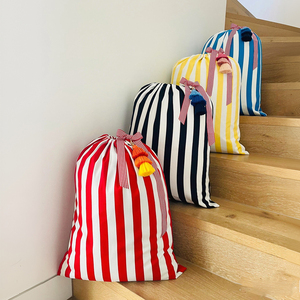 Sac de rangement personnalisé pour Noël, sac de Noël à rayures verticales personnalisées, sac en toile de Père Noël avec pompon coloré - Product Image 1