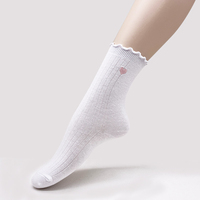 Chaussettes respirantes en coton à imprimé dessin animé pour femmes, cadeau pour filles, mignonnes, Kawaii, noir et blanc, mode streetwear