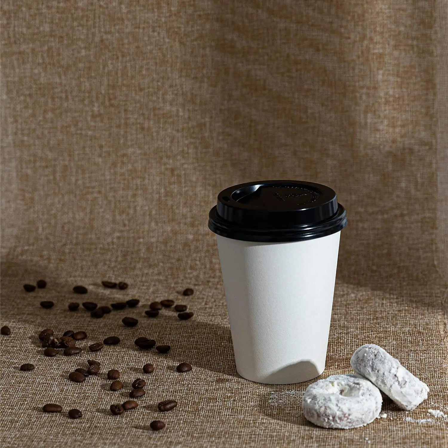 बाइकिएरी डि कार्टा ट्रैवलर टेकआउट 80 मिमी 90 मिमी सफेद काला प्लास्टिक डोम पीएस कॉफी पेपर हॉट कप कवर सिप ढक्कन