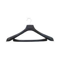 Cintres personnalisés en plastique communs moins chers cintre de costume durable avec barre de pantalon en plastique